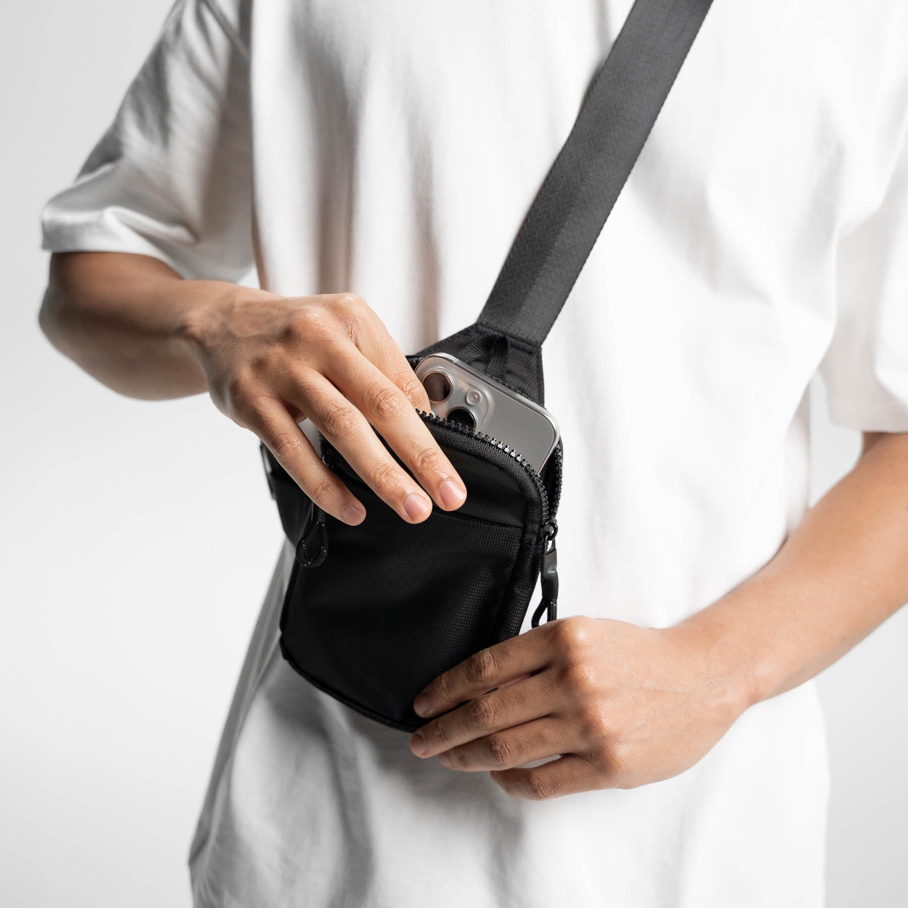 Thoughtfully designed pockets for your most important daily items