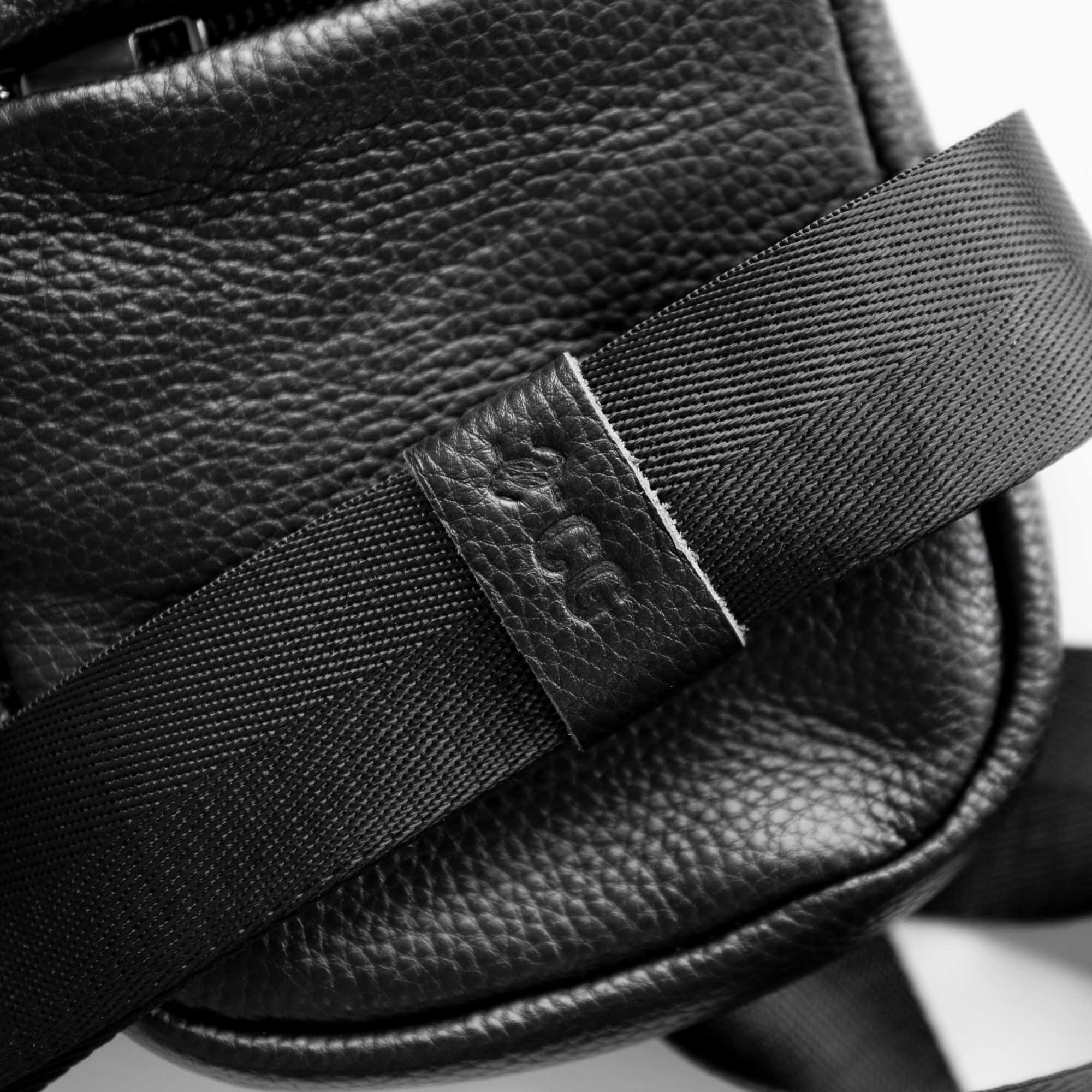 #color_black leather