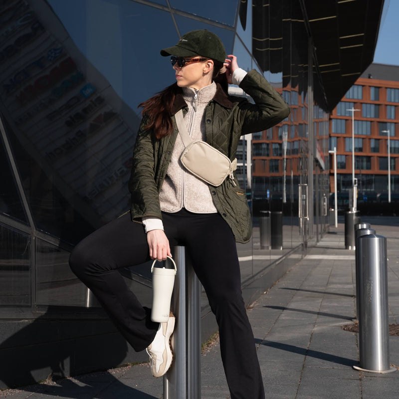 The fit — adjustable, short-waist-friendly, wearable across the chest or at the hip